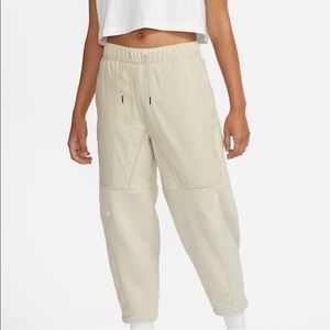 NWT Nike Streetwear Sweatpants Size Large